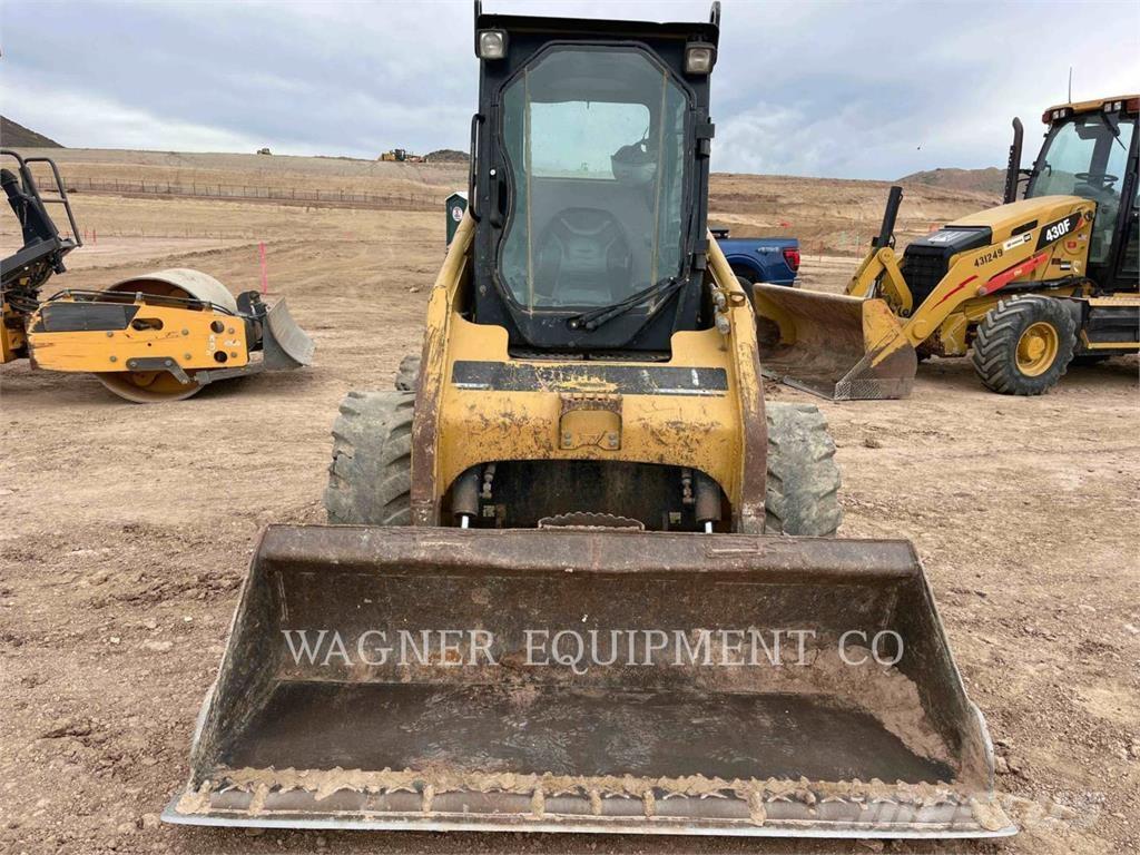 CAT 236B Kompaktrakodók