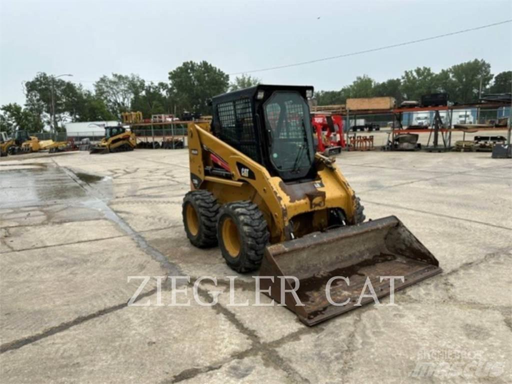 CAT 236B3 Kompaktrakodók