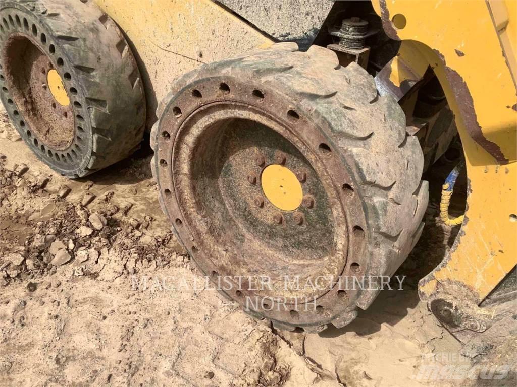 CAT 236D CQ Kompaktrakodók