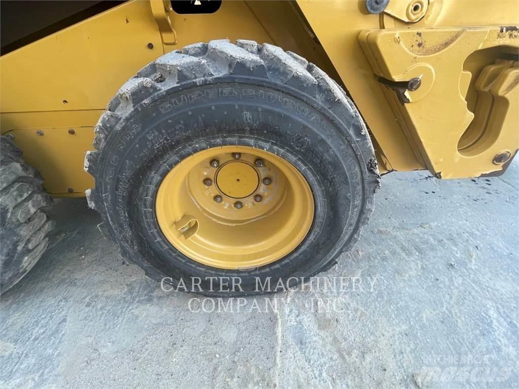 CAT 236D3 Kompaktrakodók