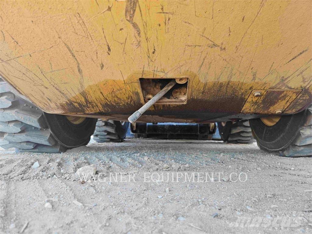 CAT 236D3 Kompaktrakodók