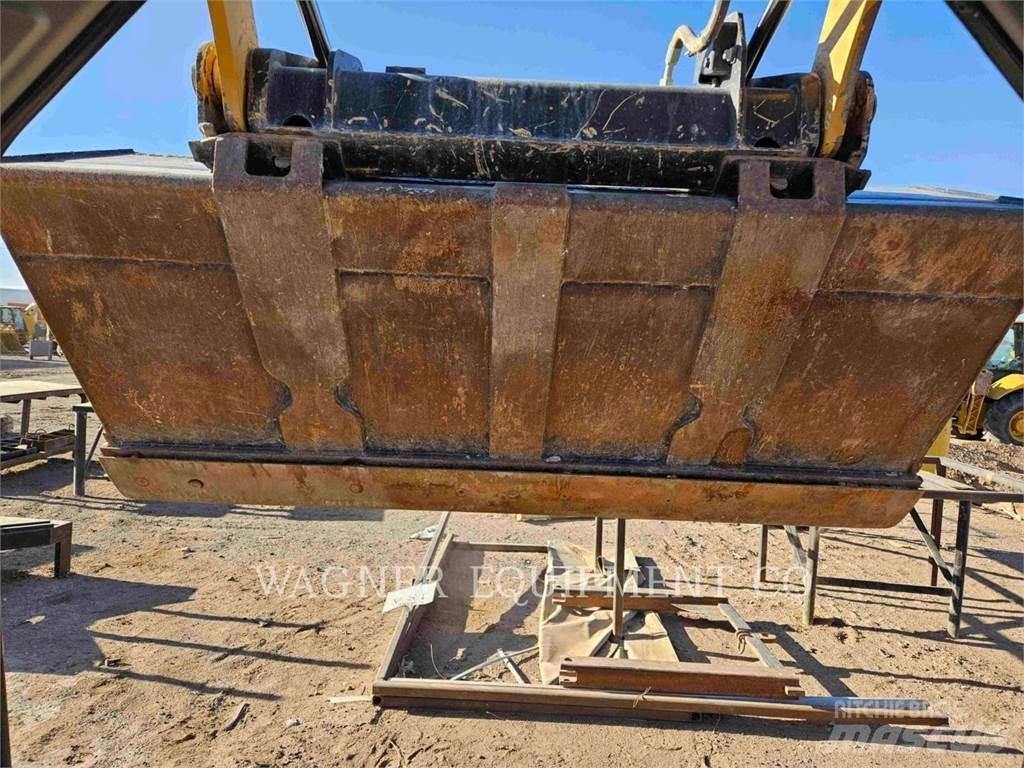 CAT 236D3 Kompaktrakodók