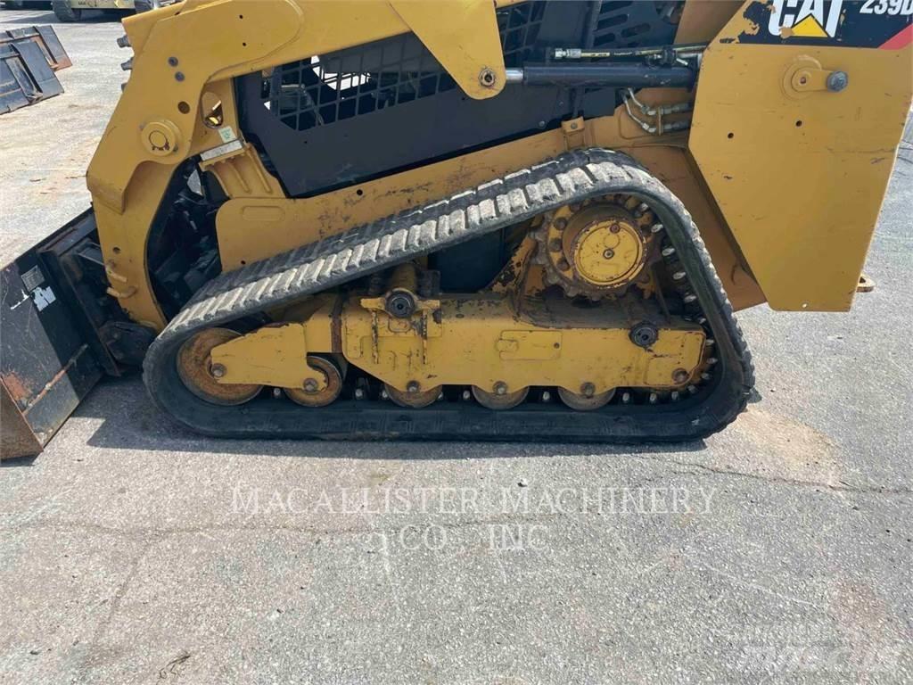 CAT 239D Lánctalpas homlokrakodók