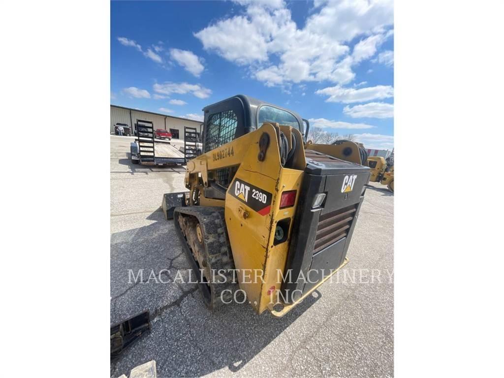 CAT 239D Lánctalpas homlokrakodók