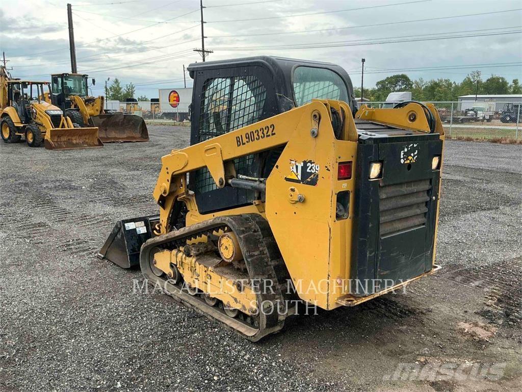 CAT 239D Lánctalpas homlokrakodók