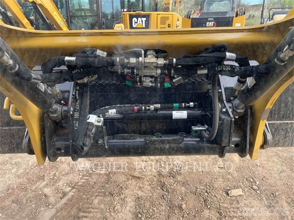 CAT 239D3 Lánctalpas homlokrakodók