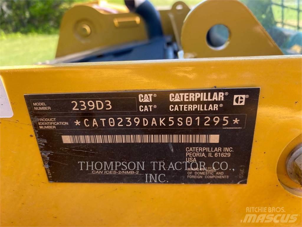 CAT 239D3 Lánctalpas homlokrakodók