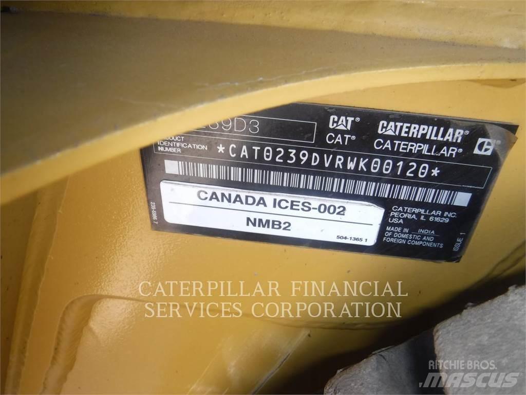 CAT 239D3 Lánctalpas homlokrakodók