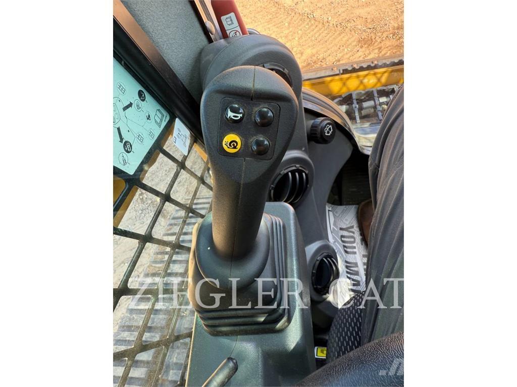 CAT 239D3 Lánctalpas homlokrakodók