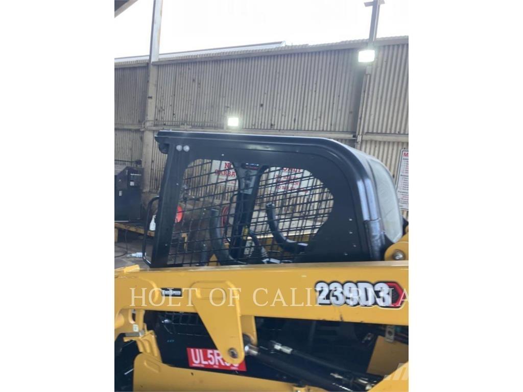 CAT 239D3 Lánctalpas homlokrakodók