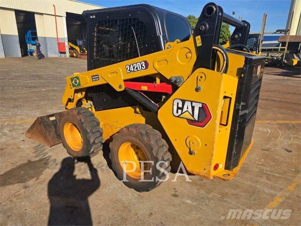 CAT 242 D Kompaktrakodók