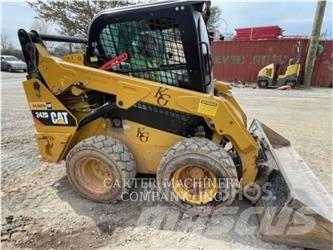 CAT 242D Kompaktrakodók