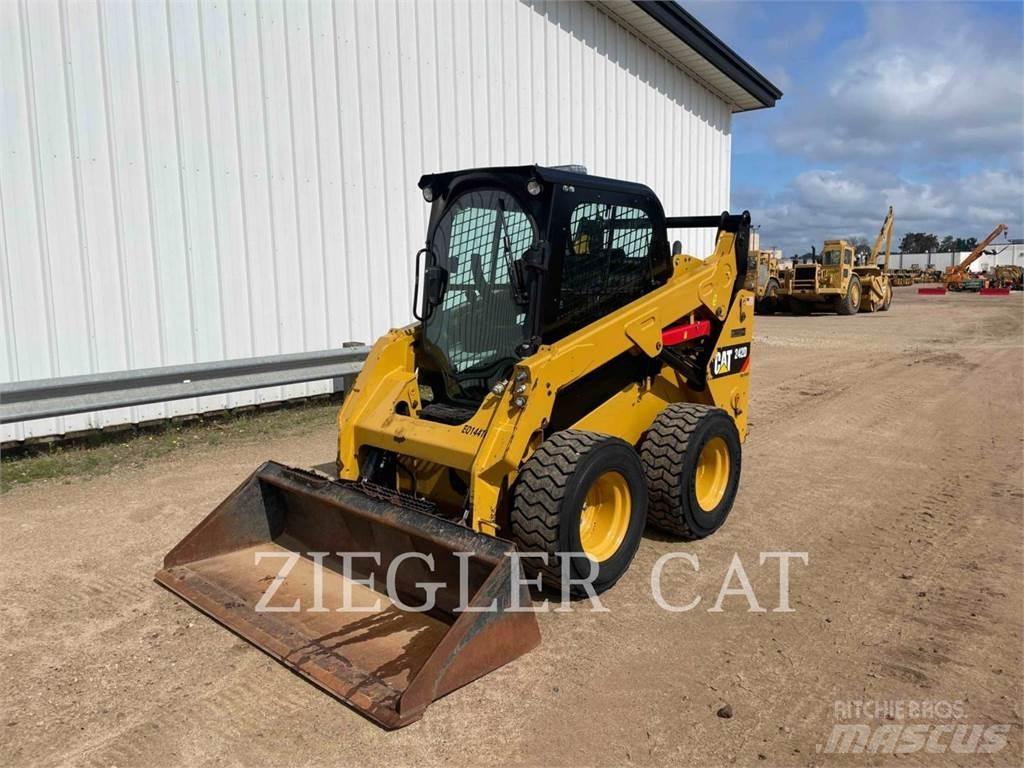 CAT 242D Kompaktrakodók