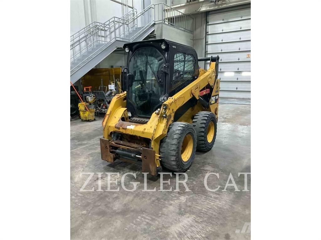 CAT 242D Kompaktrakodók