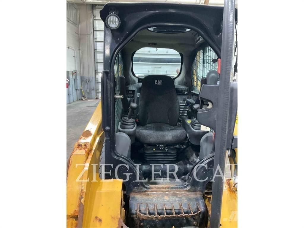 CAT 242D Kompaktrakodók