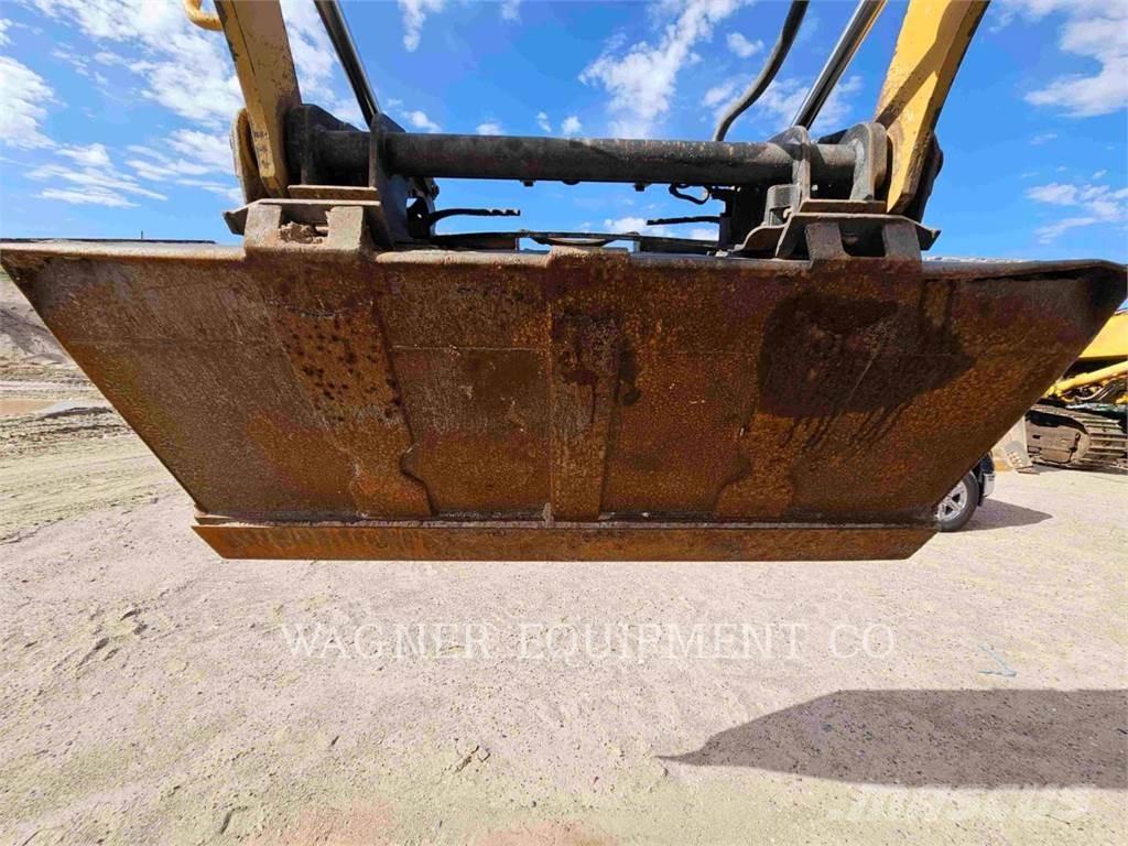 CAT 242D Kompaktrakodók