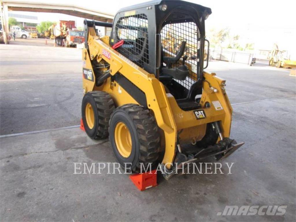 CAT 242D Kompaktrakodók