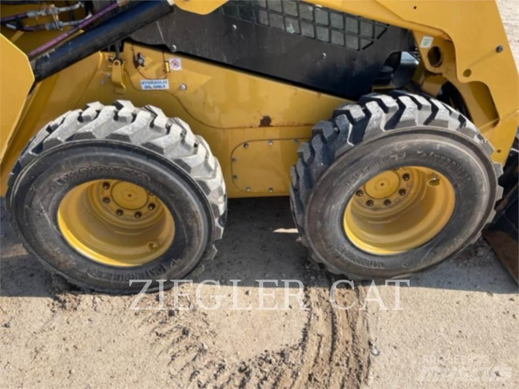 CAT 242D3 Kompaktrakodók
