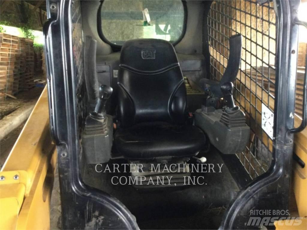 CAT 242D3 Kompaktrakodók