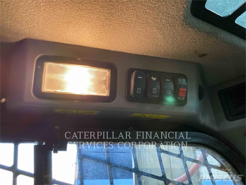 CAT 242D3 Kompaktrakodók