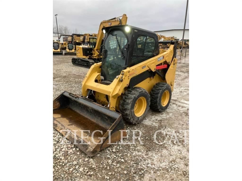 CAT 242D3 Kompaktrakodók