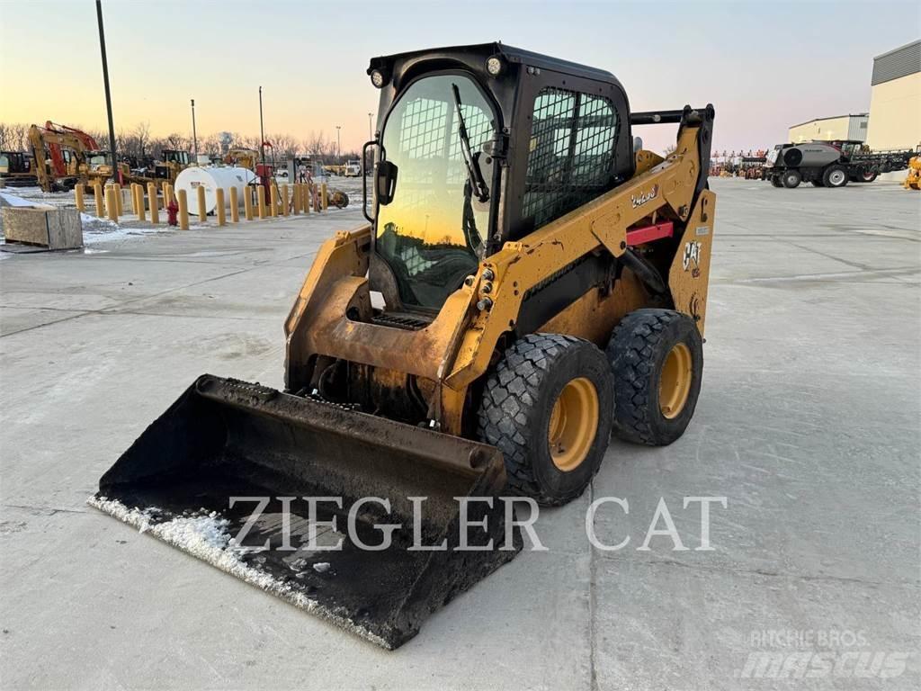 CAT 242D3 Kompaktrakodók