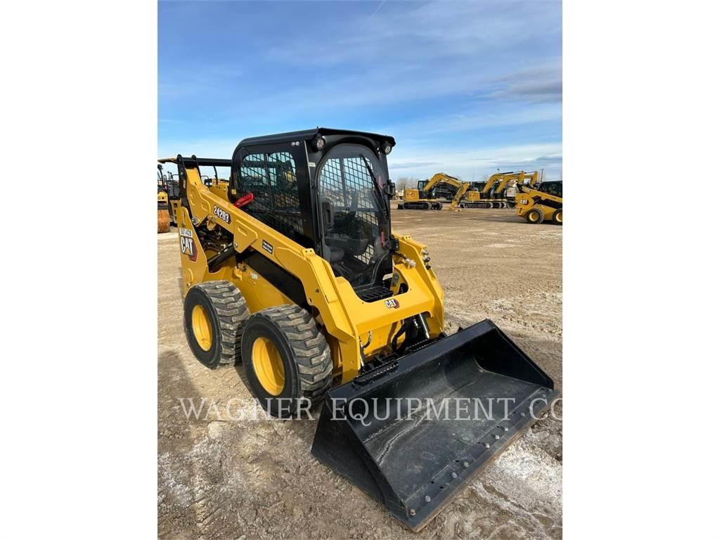 CAT 242D3 Kompaktrakodók
