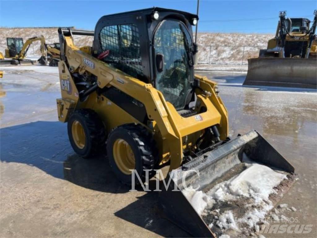 CAT 242D3 Kompaktrakodók