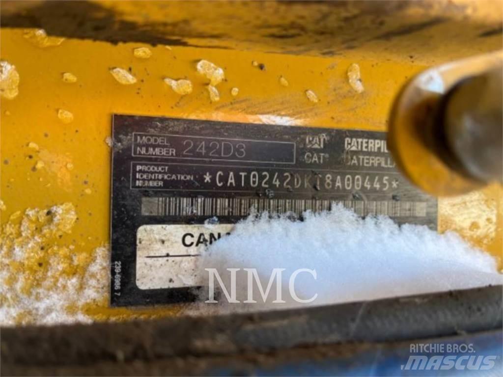 CAT 242D3 Kompaktrakodók