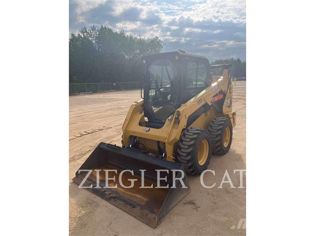 CAT 242D3 Kompaktrakodók