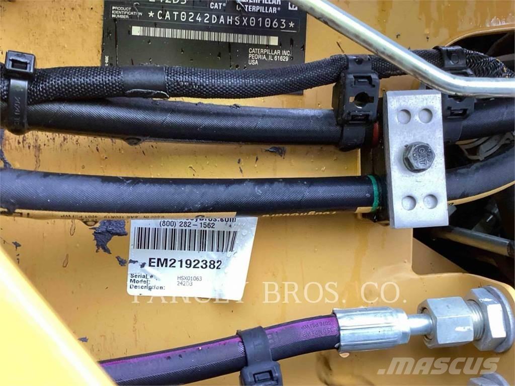 CAT 242D3 AC Kompaktrakodók