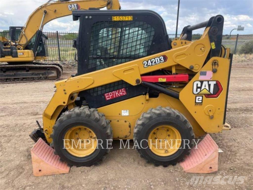 CAT 242D3 CA Kompaktrakodók