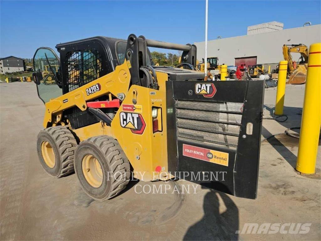 CAT 242D3STD2C Kompaktrakodók