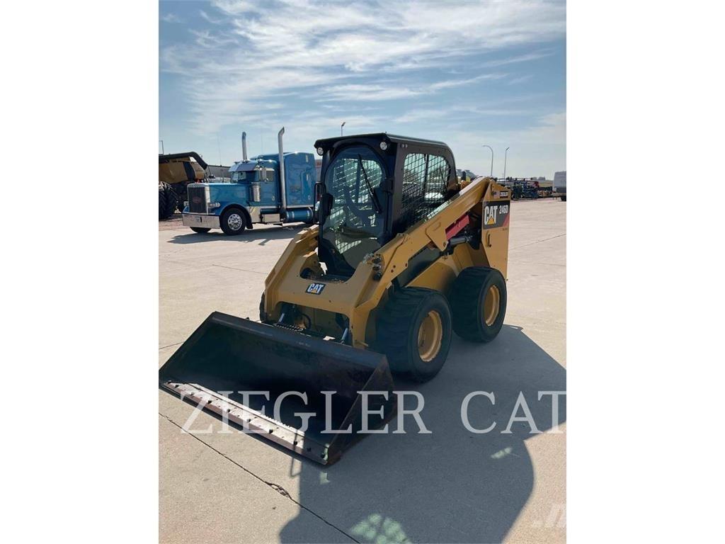 CAT 246D Kompaktrakodók