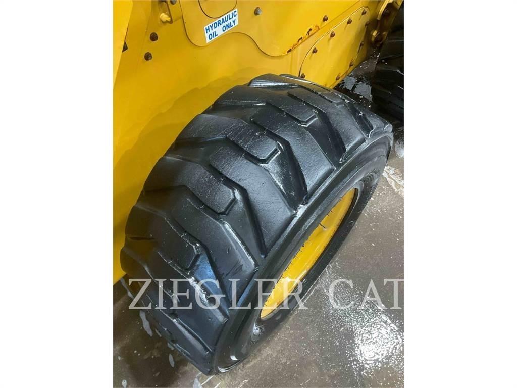 CAT 246D3 Kompaktrakodók