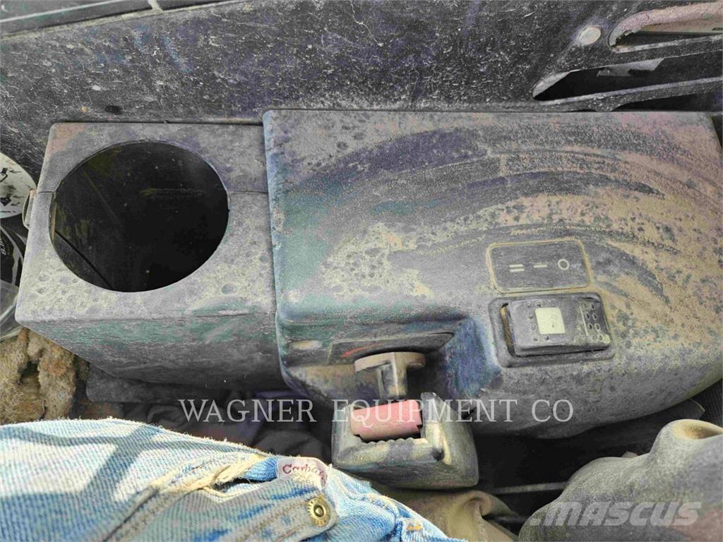 CAT 252 Kompaktrakodók