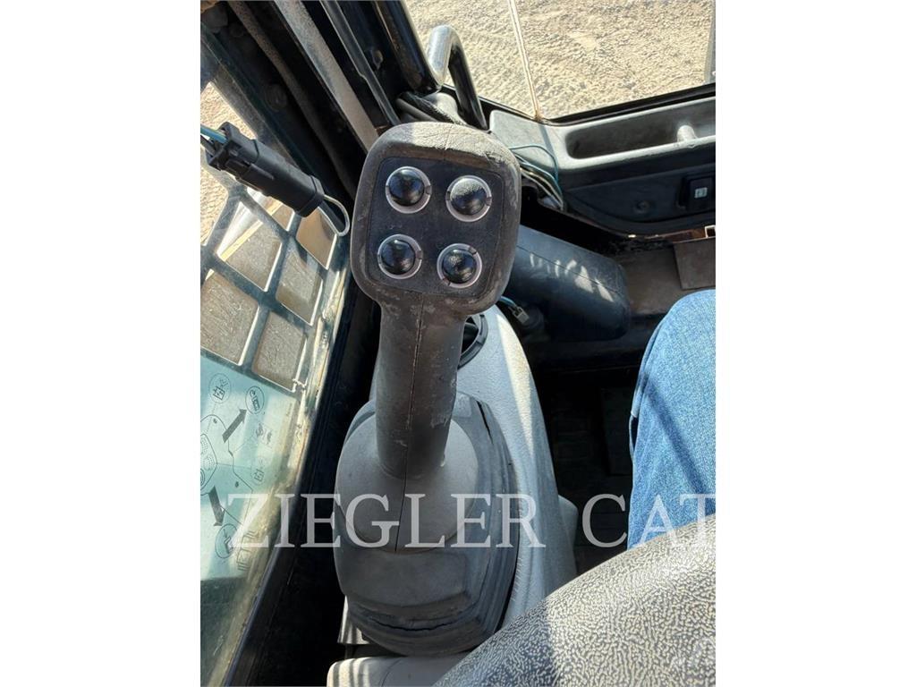 CAT 257B Lánctalpas homlokrakodók