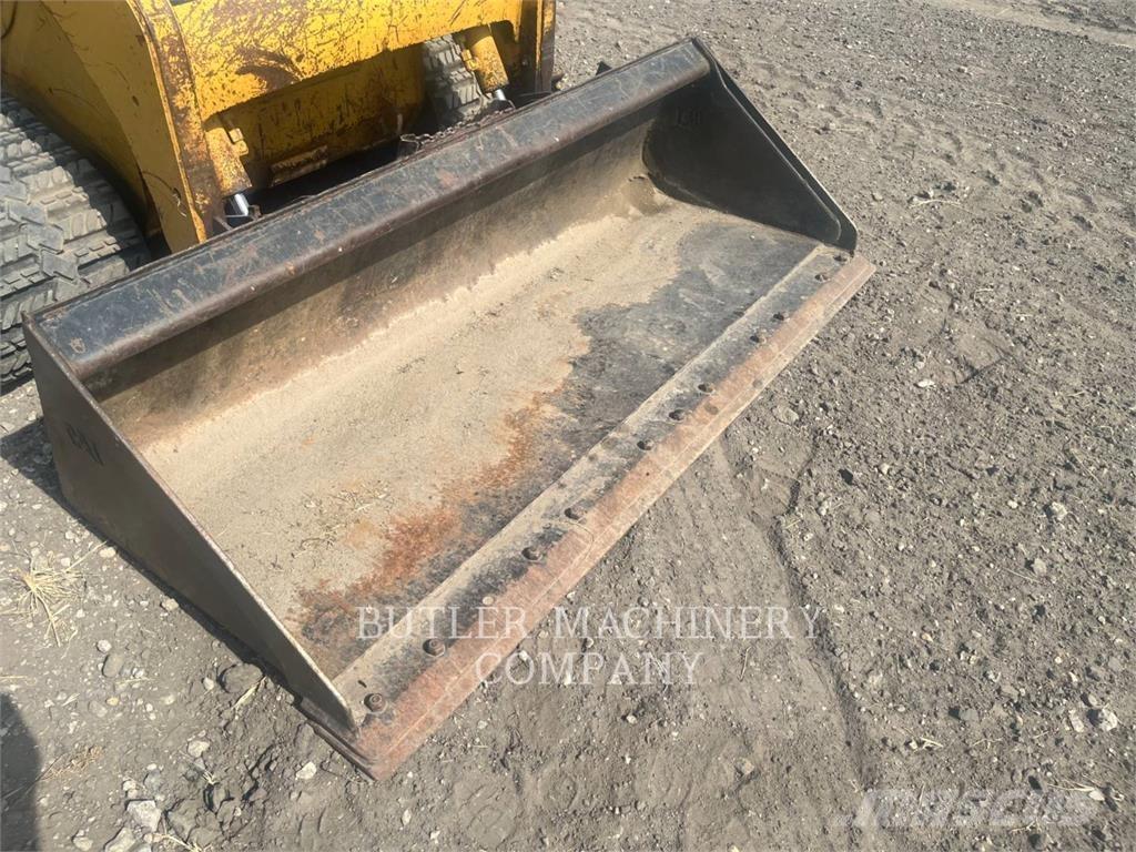 CAT 257B Lánctalpas homlokrakodók