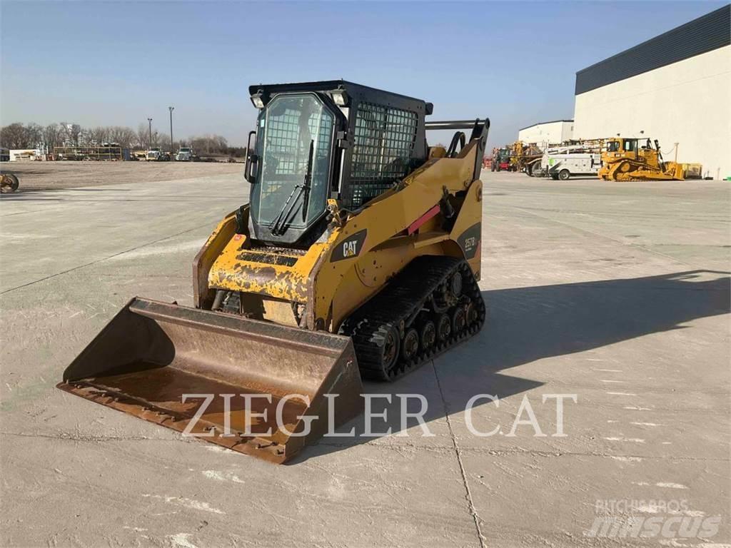 CAT 257B3 Lánctalpas homlokrakodók