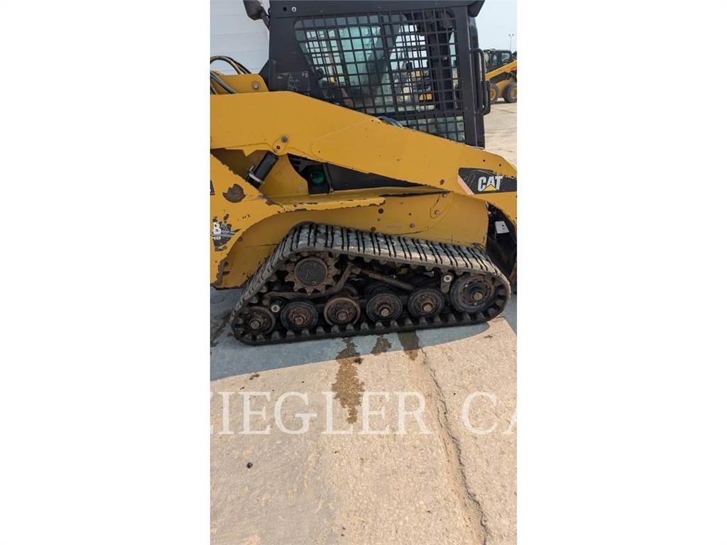 CAT 257B3 Lánctalpas homlokrakodók