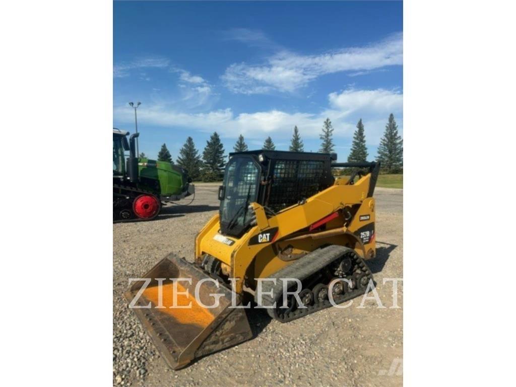 CAT 257B3 Lánctalpas homlokrakodók