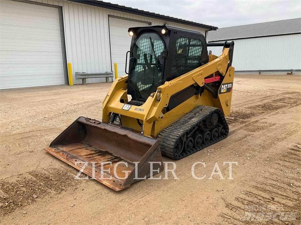 CAT 257D Lánctalpas homlokrakodók