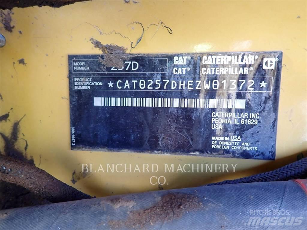 CAT 257D Lánctalpas homlokrakodók
