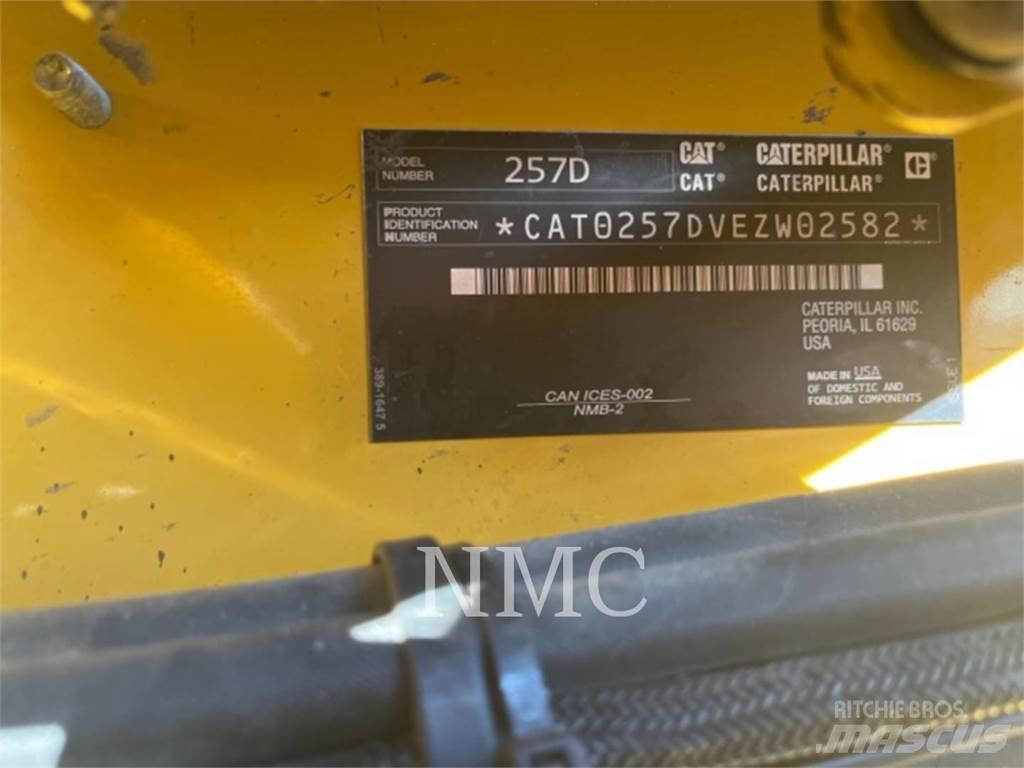 CAT 257D Lánctalpas homlokrakodók