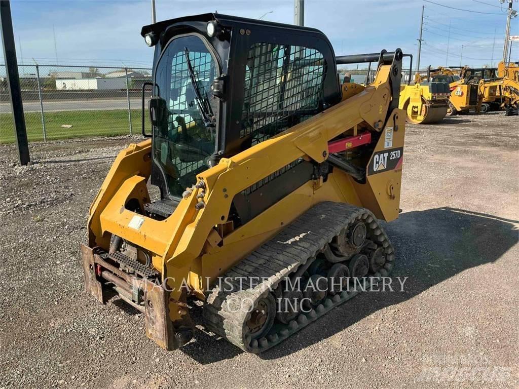 CAT 257D Lánctalpas homlokrakodók