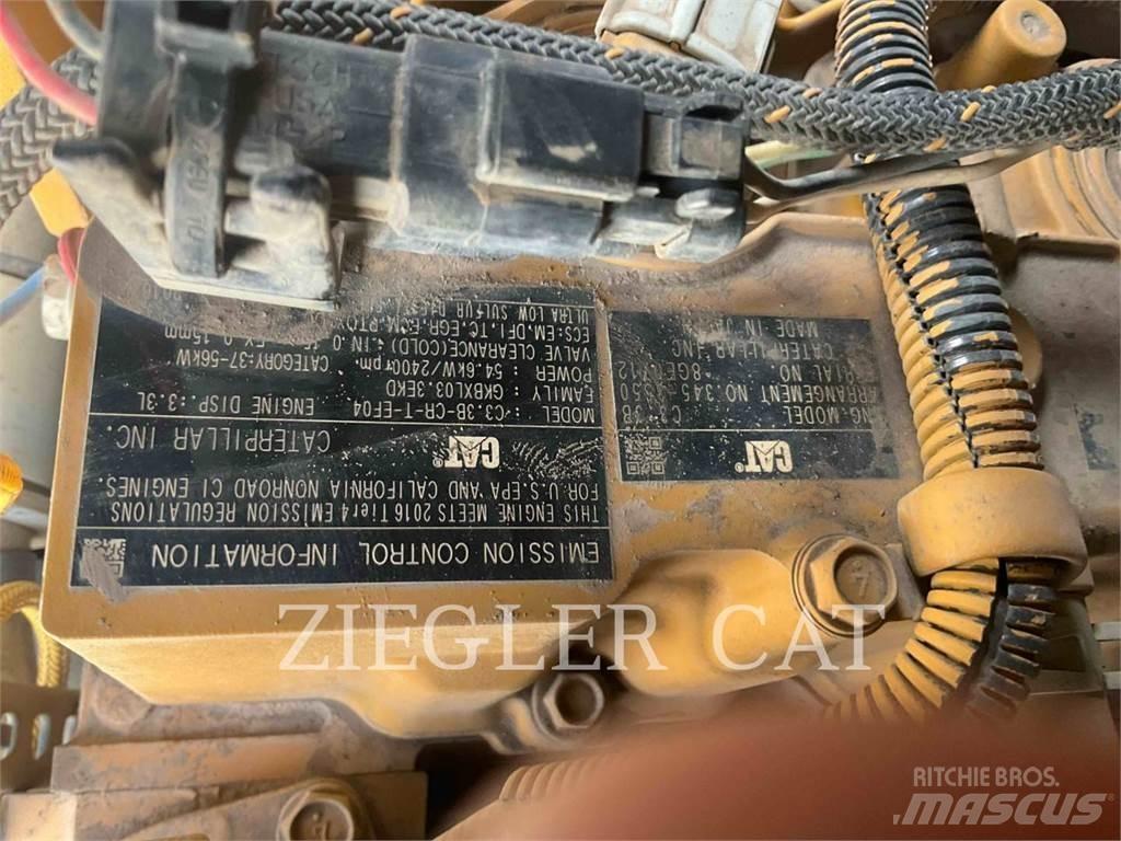 CAT 257D Lánctalpas homlokrakodók
