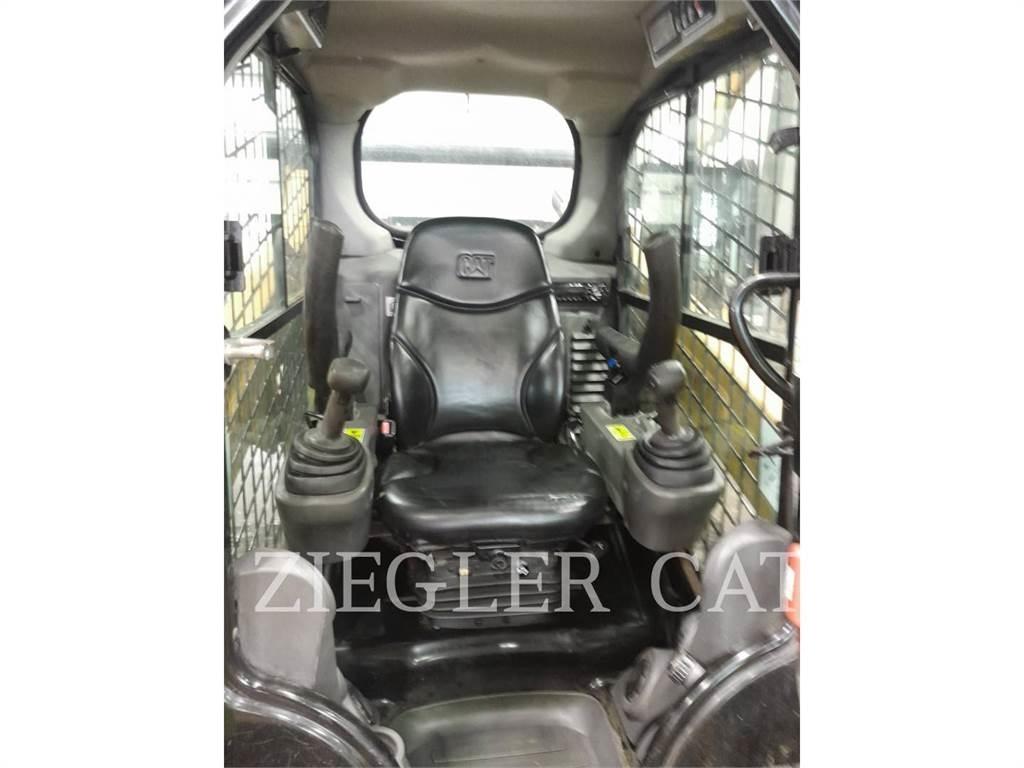 CAT 257D Lánctalpas homlokrakodók