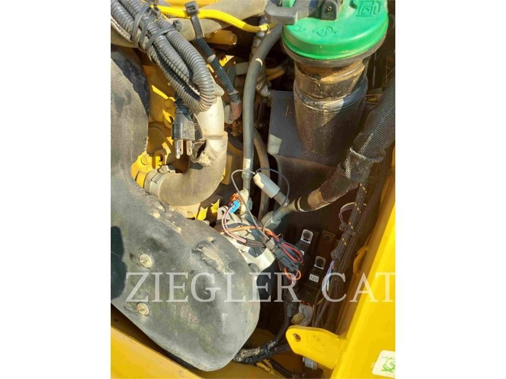 CAT 259D Lánctalpas homlokrakodók
