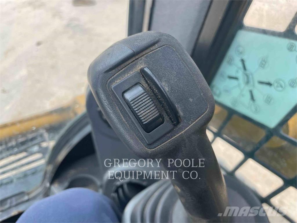 CAT 259D Lánctalpas homlokrakodók