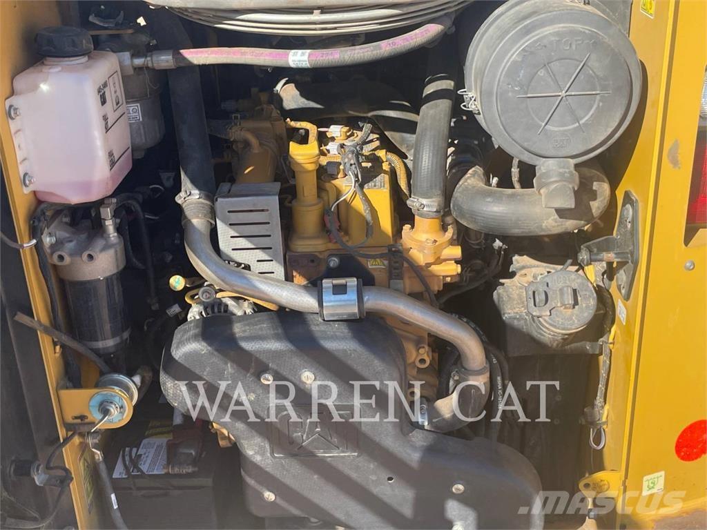 CAT 259D Lánctalpas homlokrakodók